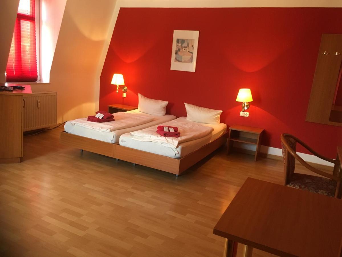 Ryde & Hyde Budget Hotel ドレスデン エクステリア 写真