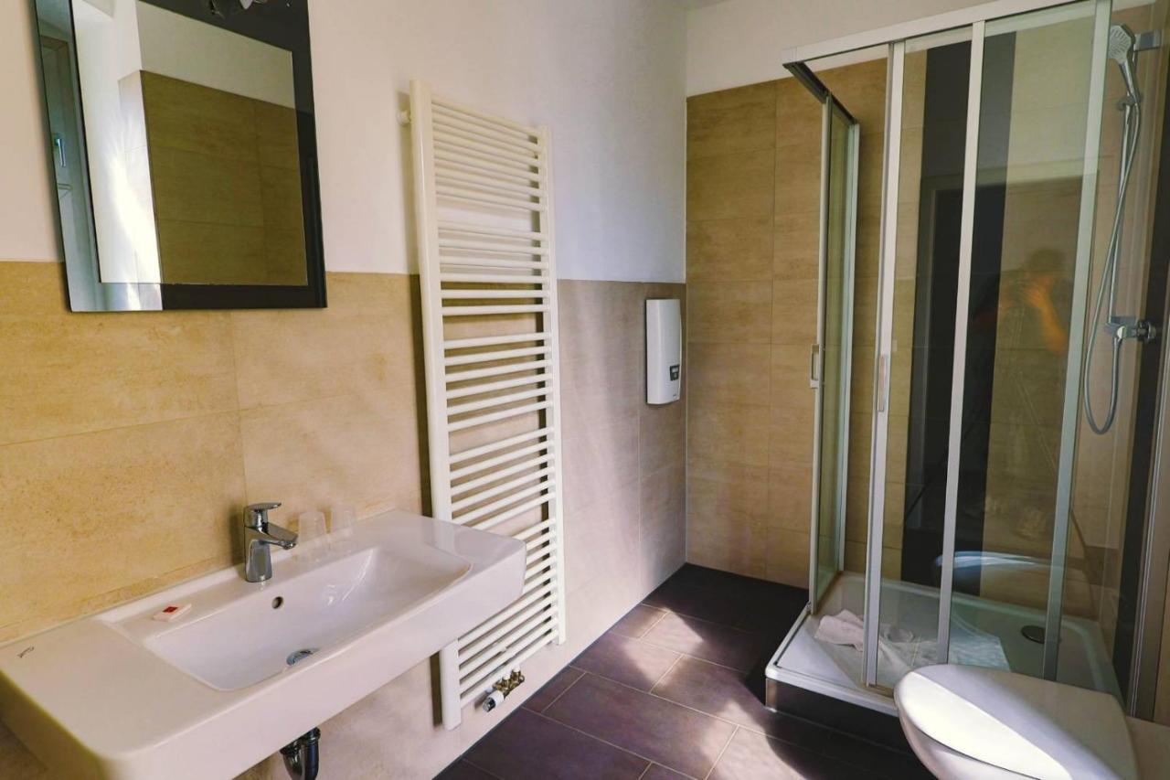 Ryde & Hyde Budget Hotel ドレスデン エクステリア 写真